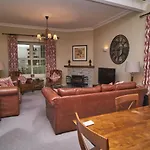 בית נופש Bakers Rest Ideal For 2 Families Centrally Located In With Walks From The Door *