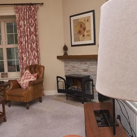 Bakers Rest Ideal For 2 Families Centrally Located In With Walks From The Door בית נופש *
