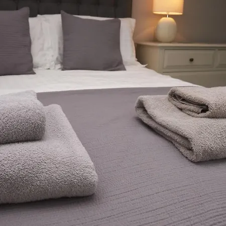 Holiday home Bakers Rest Ideal For 2 Families Centrally Located In With Walks From The Door