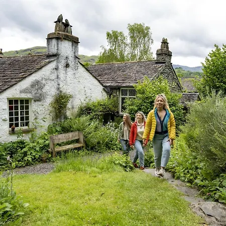 Bakers Rest Ideal For 2 Families Centrally Located In With Walks From The Door *